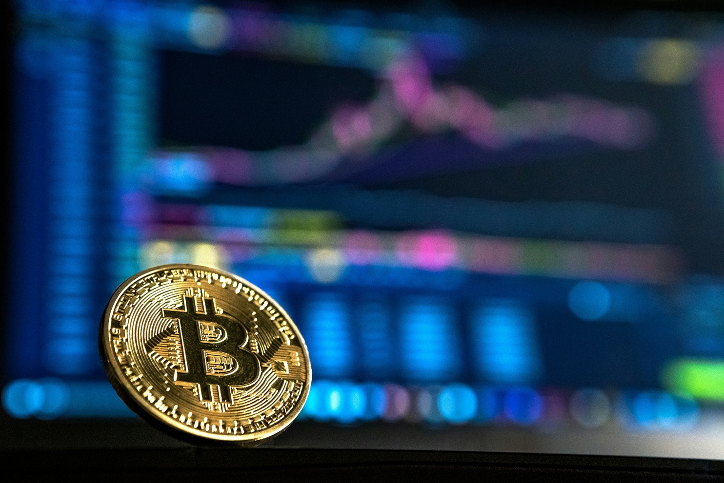 Krypto trh obrací – dosáhne bitcoin hranice 100 tisíc dolarů?