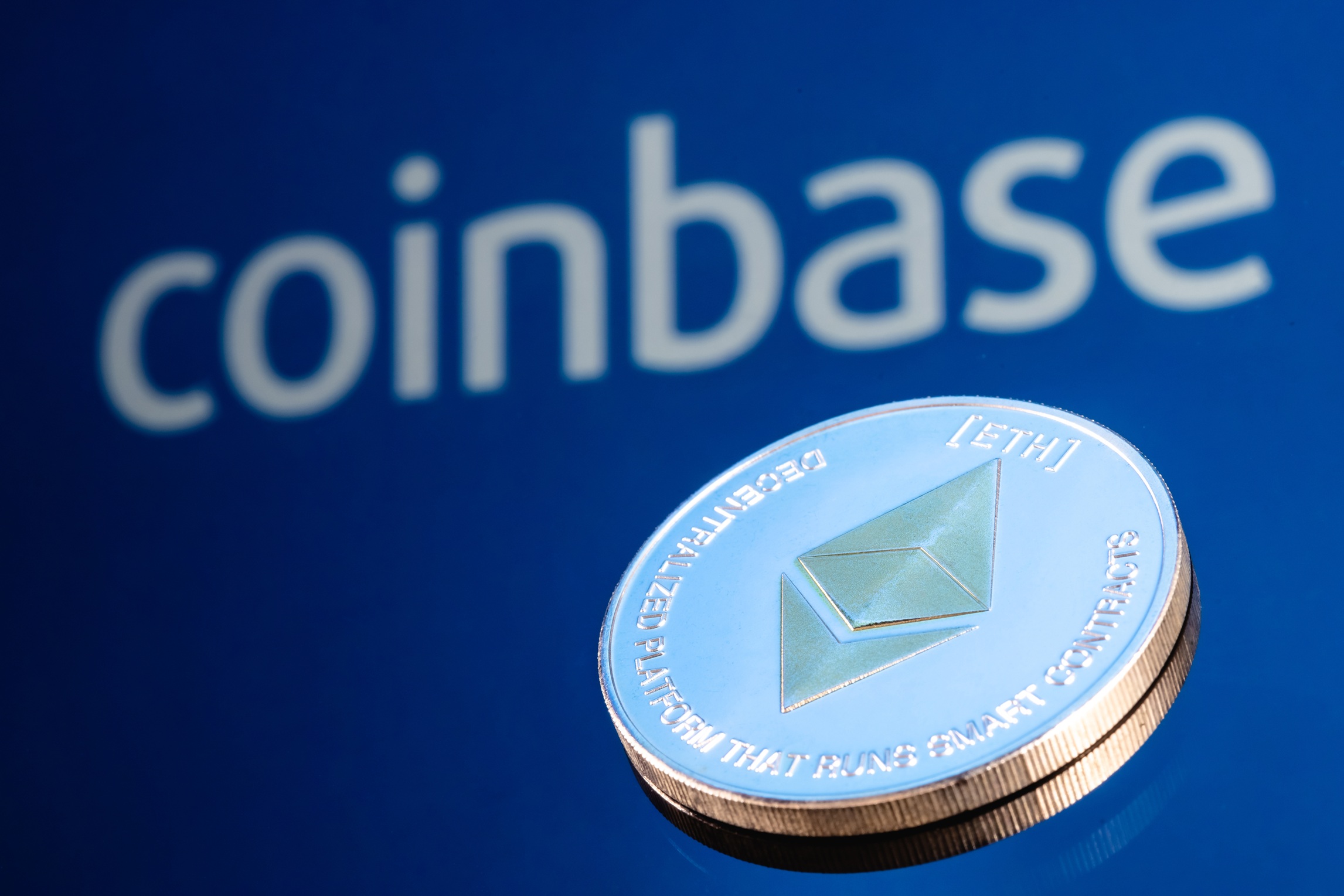 Hack Coinbase způsobil škody klientů v hodnotě miliard korun – jak se ochránit?