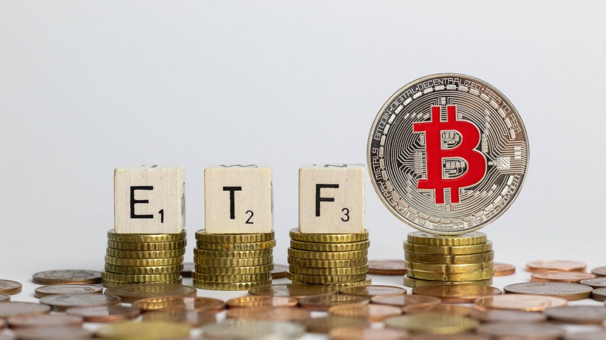 Bitcoin-ETFs durch Abfluss von $235 Millionen inmitten der weltweiten Zollturbulenzen betroffen