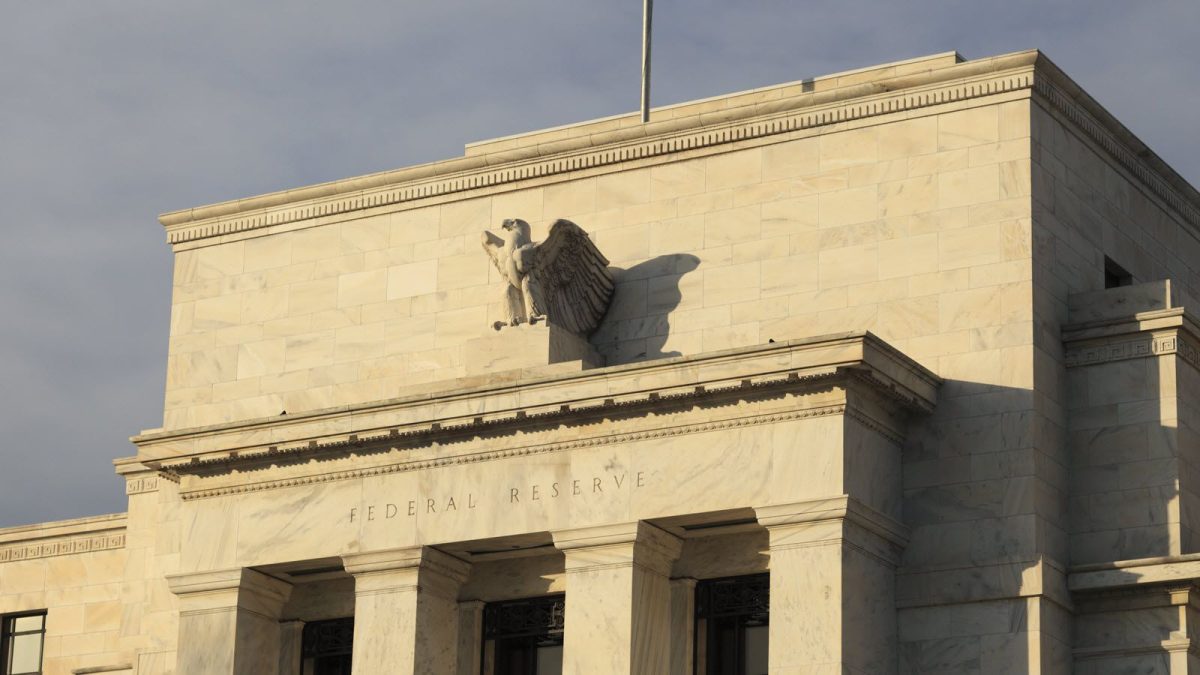 Fed-Präsident prognostiziert Wirtschaftswachstum für 2025 trotz politischer Ungewissheit