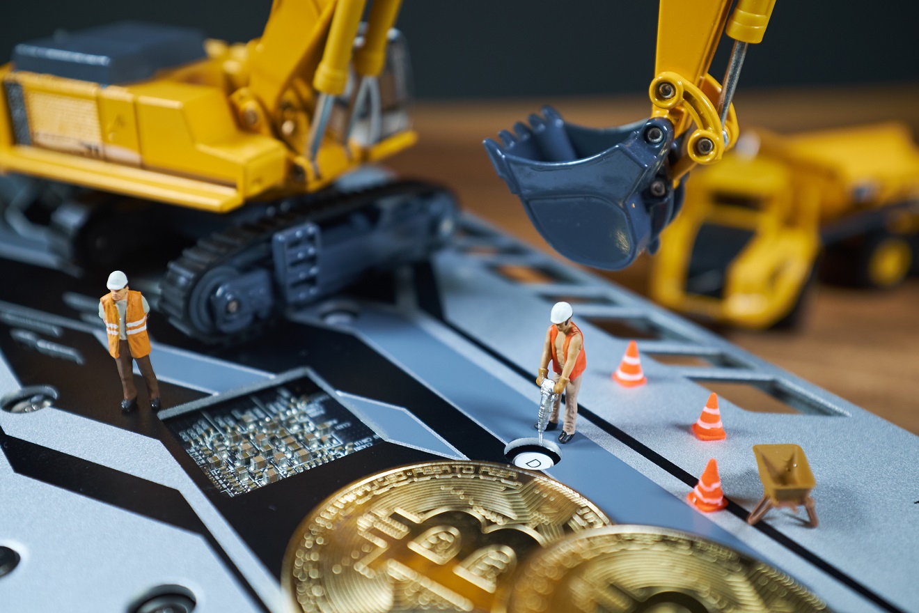Biggest Bitcoin Miner Will Raise $850M To Buy Bitcoin