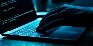 hack-hands-laptop