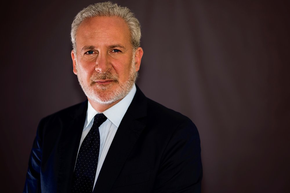 Peter Schiff Predicts a Crypto Market Crash and Shares How the Next Recession Will Start