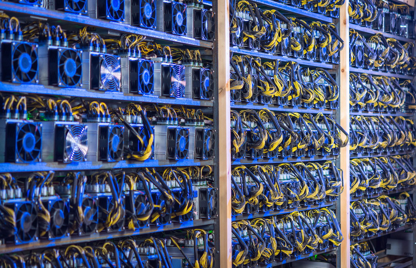 Riot Platforms Boosts Bitcoin Mining Output as Industry Expansion Accelerates