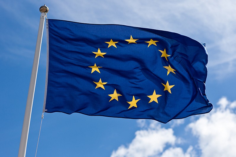 EU Flags Concerns Over Crypto Firms with Partial Licenses