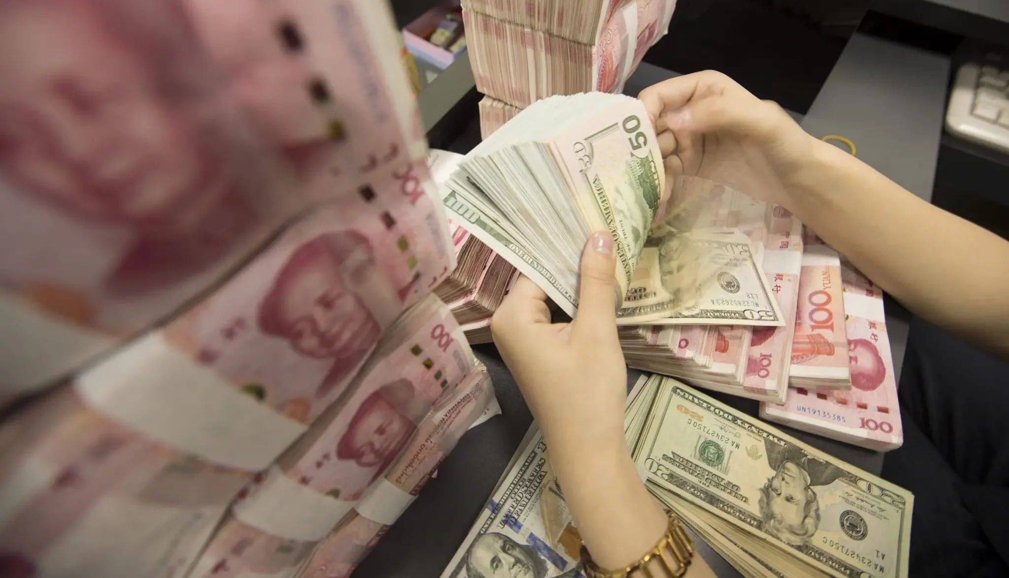 US Dollar Dominance Under Threat Amid Yuan’s Global Ambitions