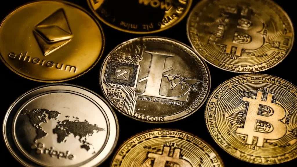 crypto-altcoins-bitcoin