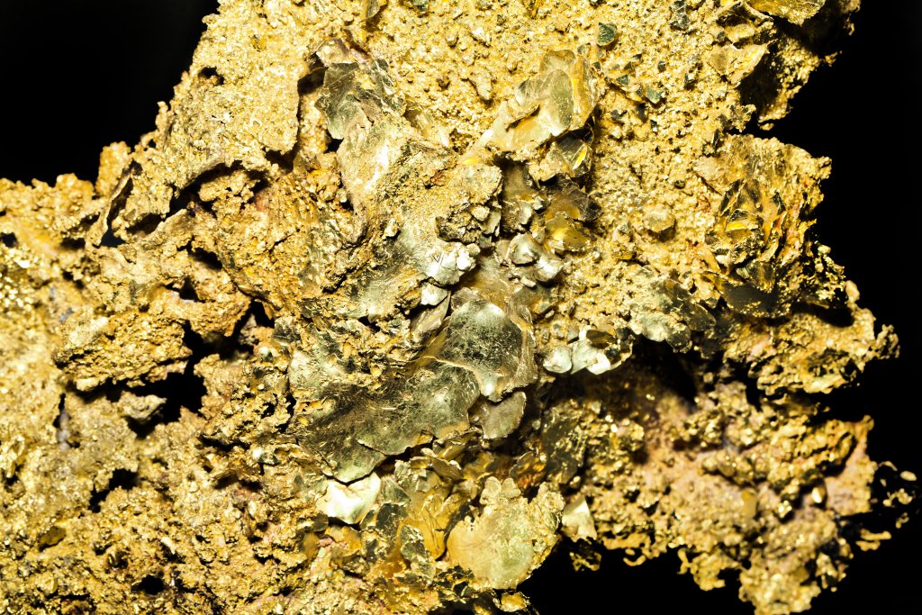 Gold Rally Nears Overheated Ranges as Worth Stretches 18% Above 100-Day Common