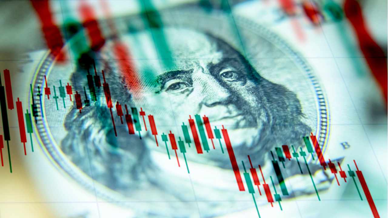 US Dollar Hits Two-Year High Despite Global Push for De-Dollarization