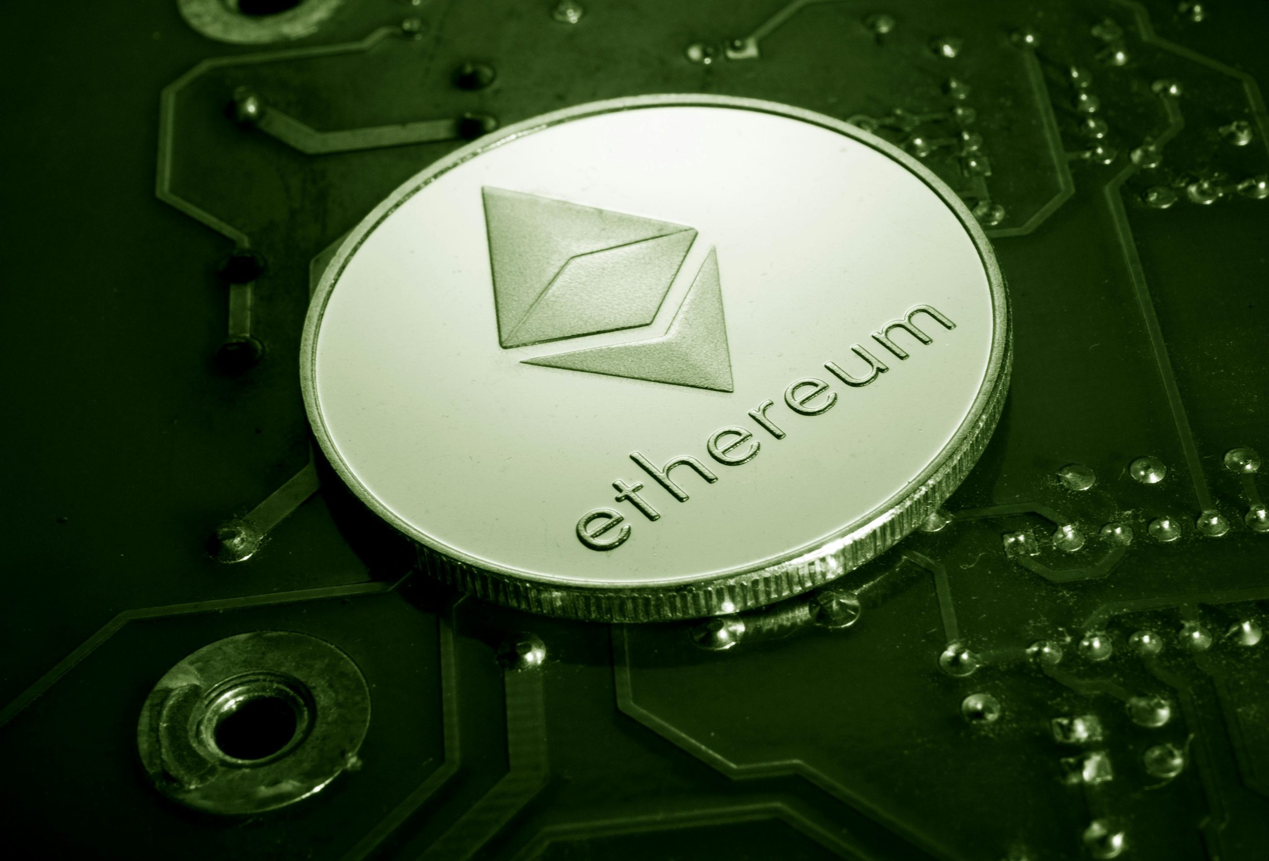 Crypto Trader Predicts Ethereum Surge and Bullish Altcoin Phase