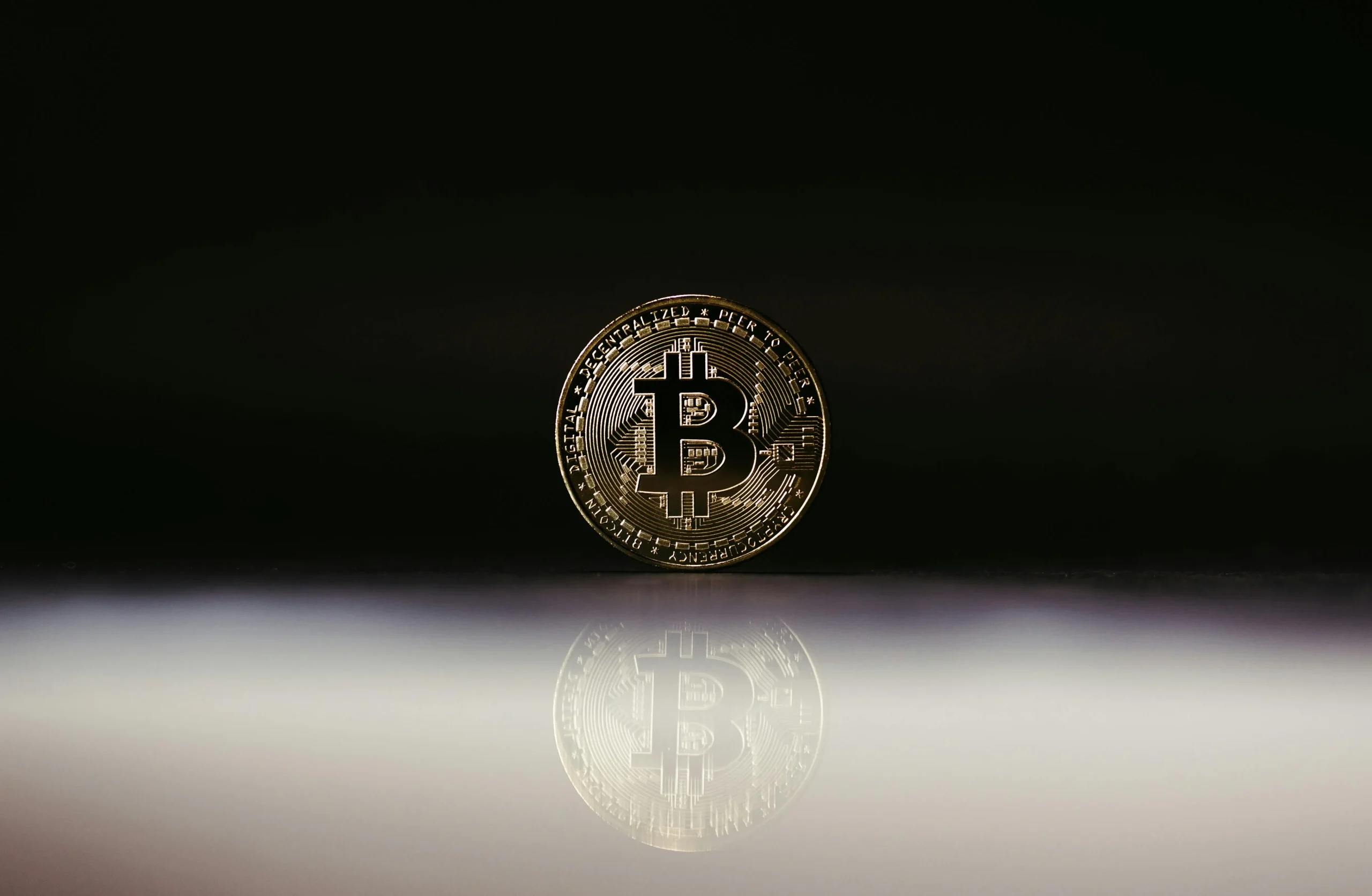 Hedge Fund Strategist Supports Bitcoin as Interest Rates Expected to Drop