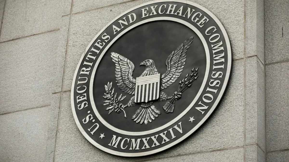 SEC Halts Nasdaq’s Bitcoin Options After CME Challenge