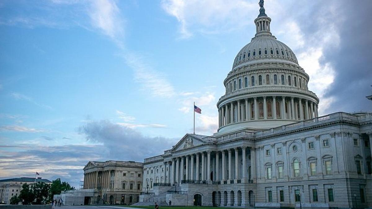 Trump Accepts Stricter Ethics in CLARITY Act Push