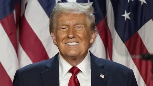 Trump cumple 79 años con miles de millones en criptomonedas y un desfile de 45 millones de dólares