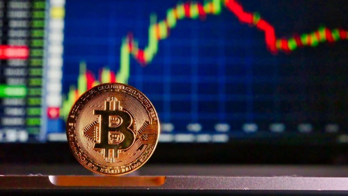 Las Reservas de BTC en mínimos históricos: grandes inversores apuestan en plena incertidumbre global