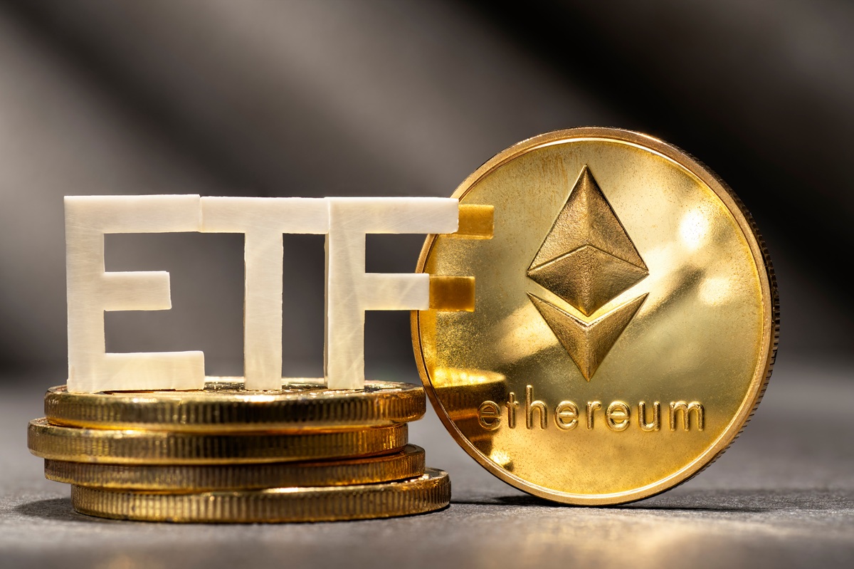 Rekordösszeg áramlott az Ethereum ETF-ekbe, kitörés előtt az altcoinok?