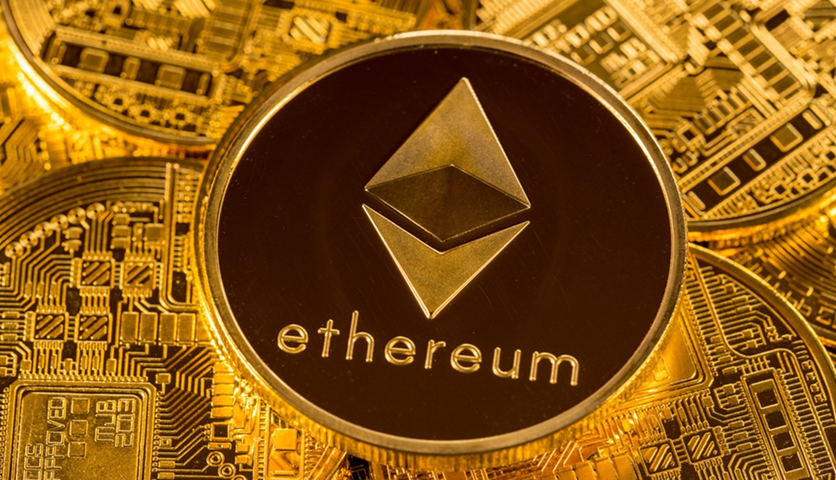 Ömlik a pénz az Ethereum ETF-ekbe