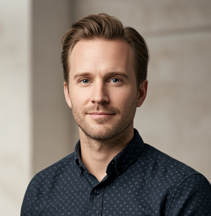 lukas molnar copywriter