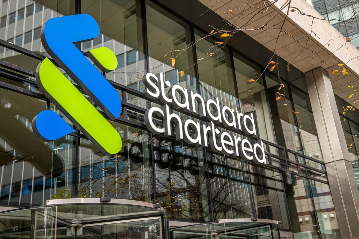 Standard Chartered си партнира с FalconX за разширяване на достъпа до криптовалутите за институционални клиенти