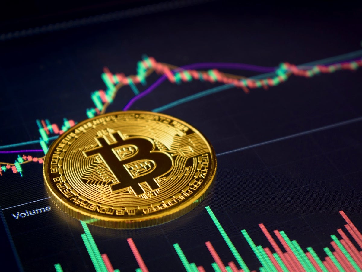 Bitcoin инвеститорите избутват актива над $38,000