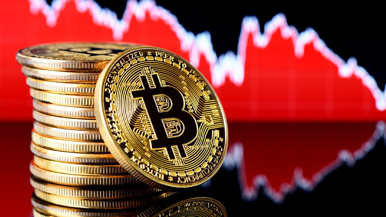 Анализатор предупреждава, че Bitcoin може да падне до $10,000