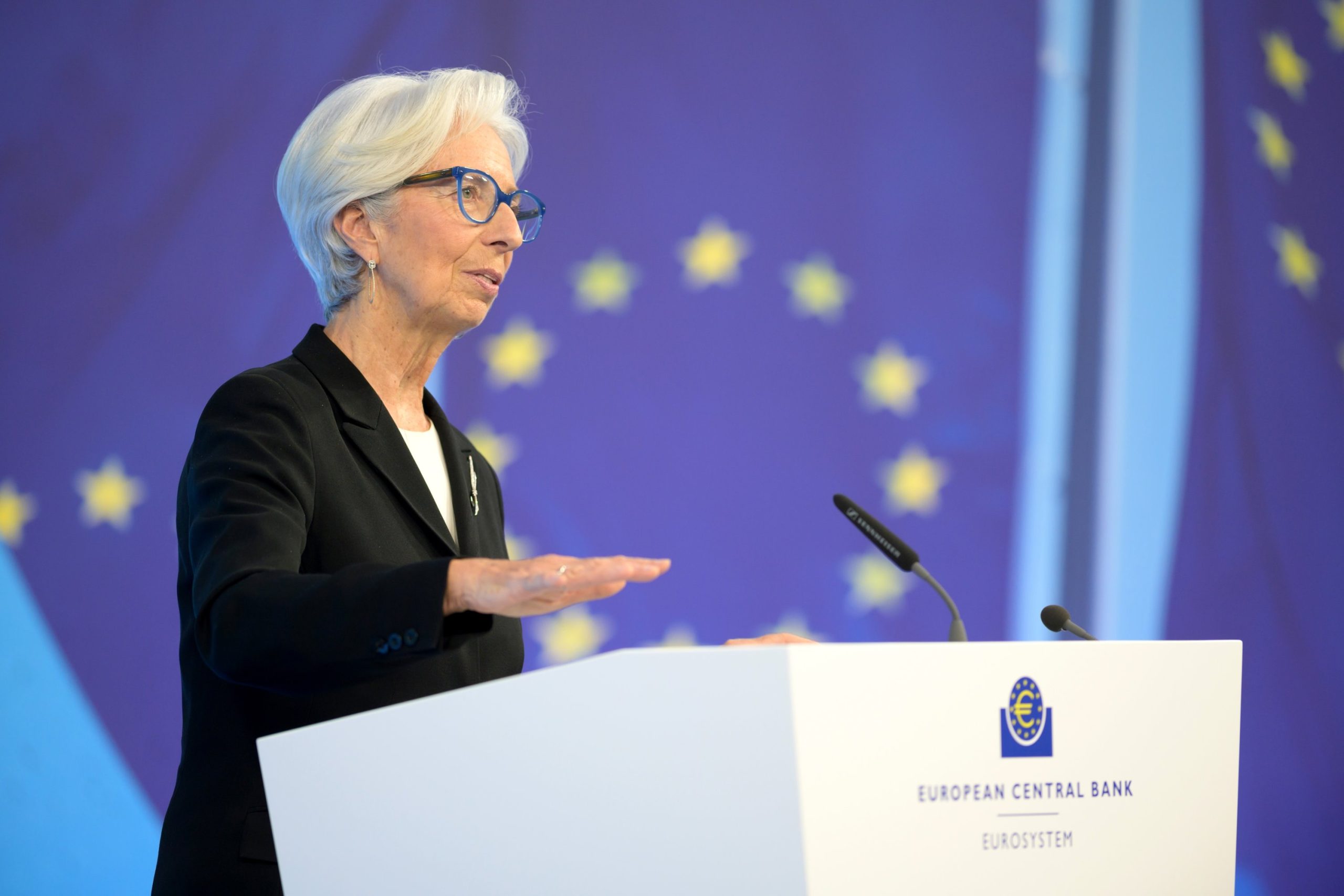 Президентът на ЕЦБ с призив за крипто регулация