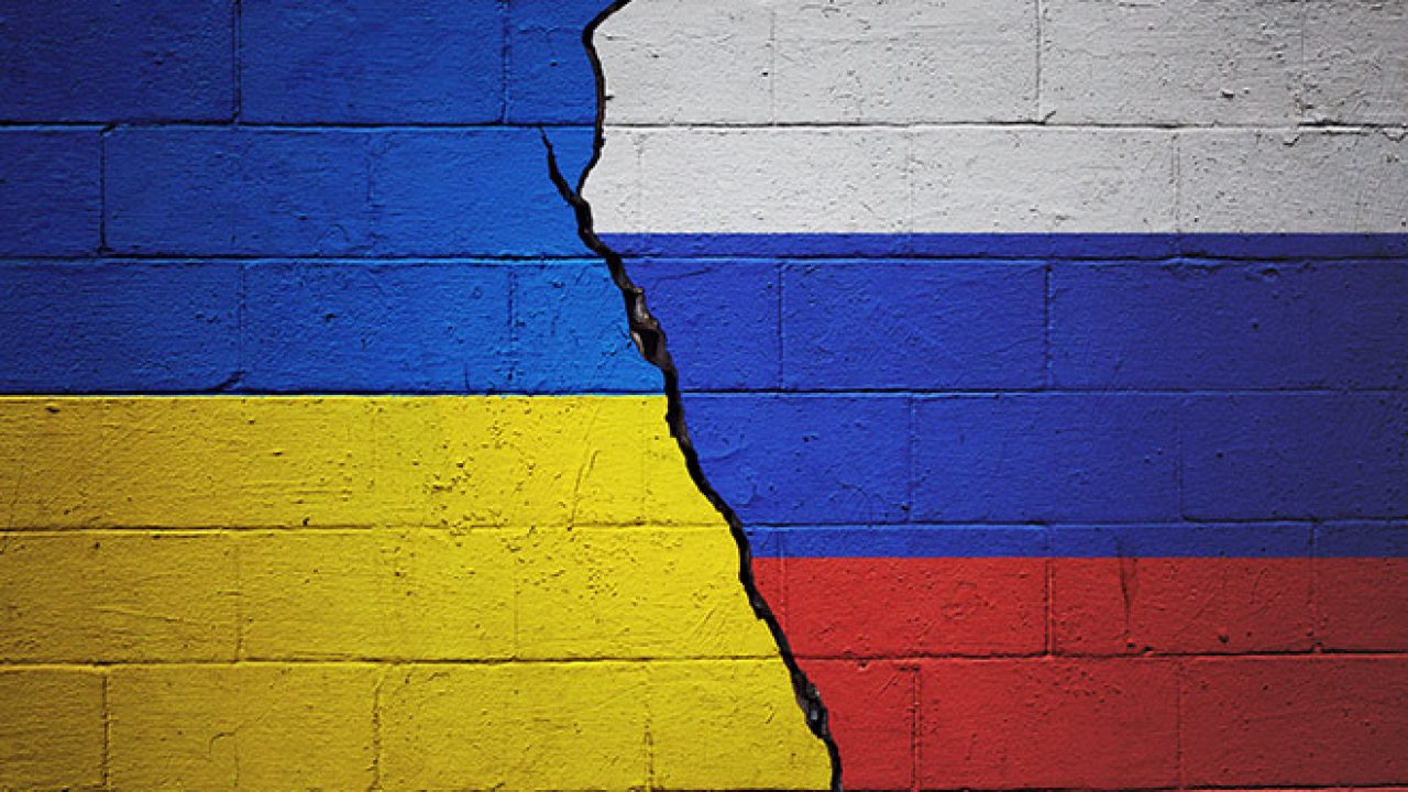 Инвазията на Русия в Украйна: крипто и акциите спадат, златото нараства