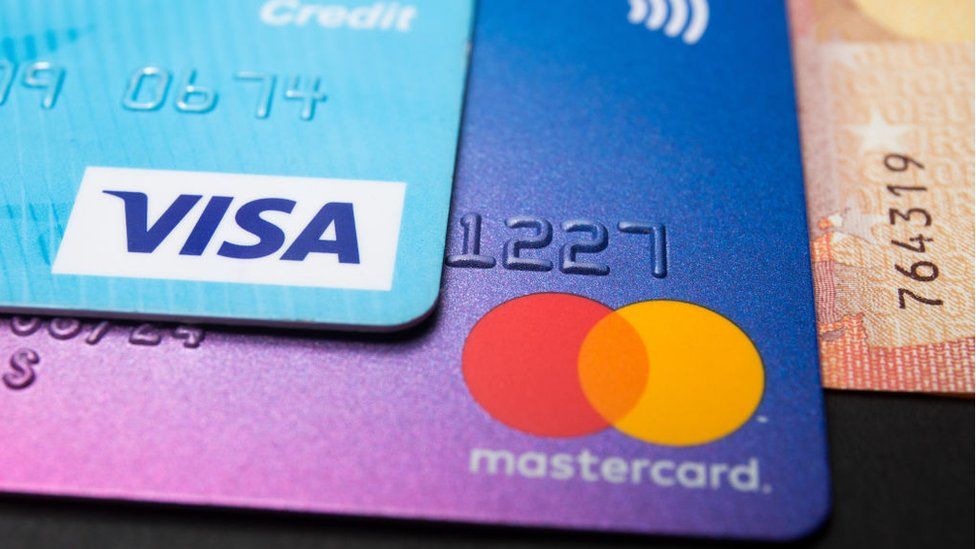 Mastercard и Visa спират услугите си в Русия на фона на нахлуването в Украйна