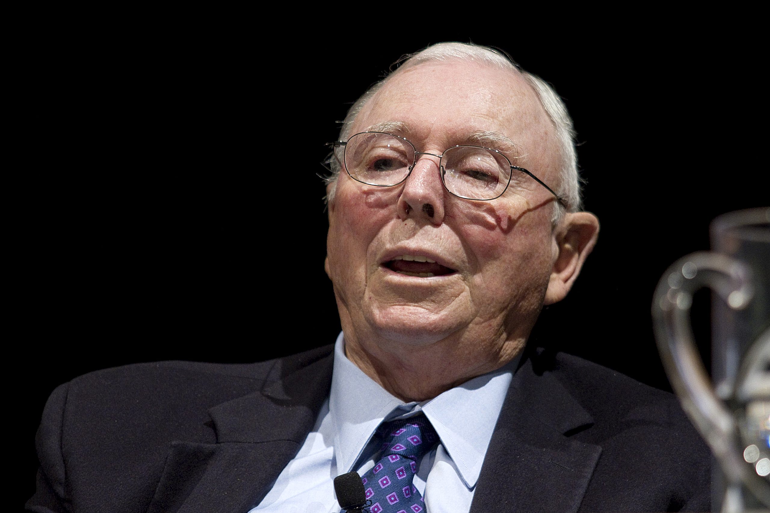 Инвестиционният ветеран Чарли Мънгър 99 годишният заместник председател на Berkshire Hathaway наскоро
