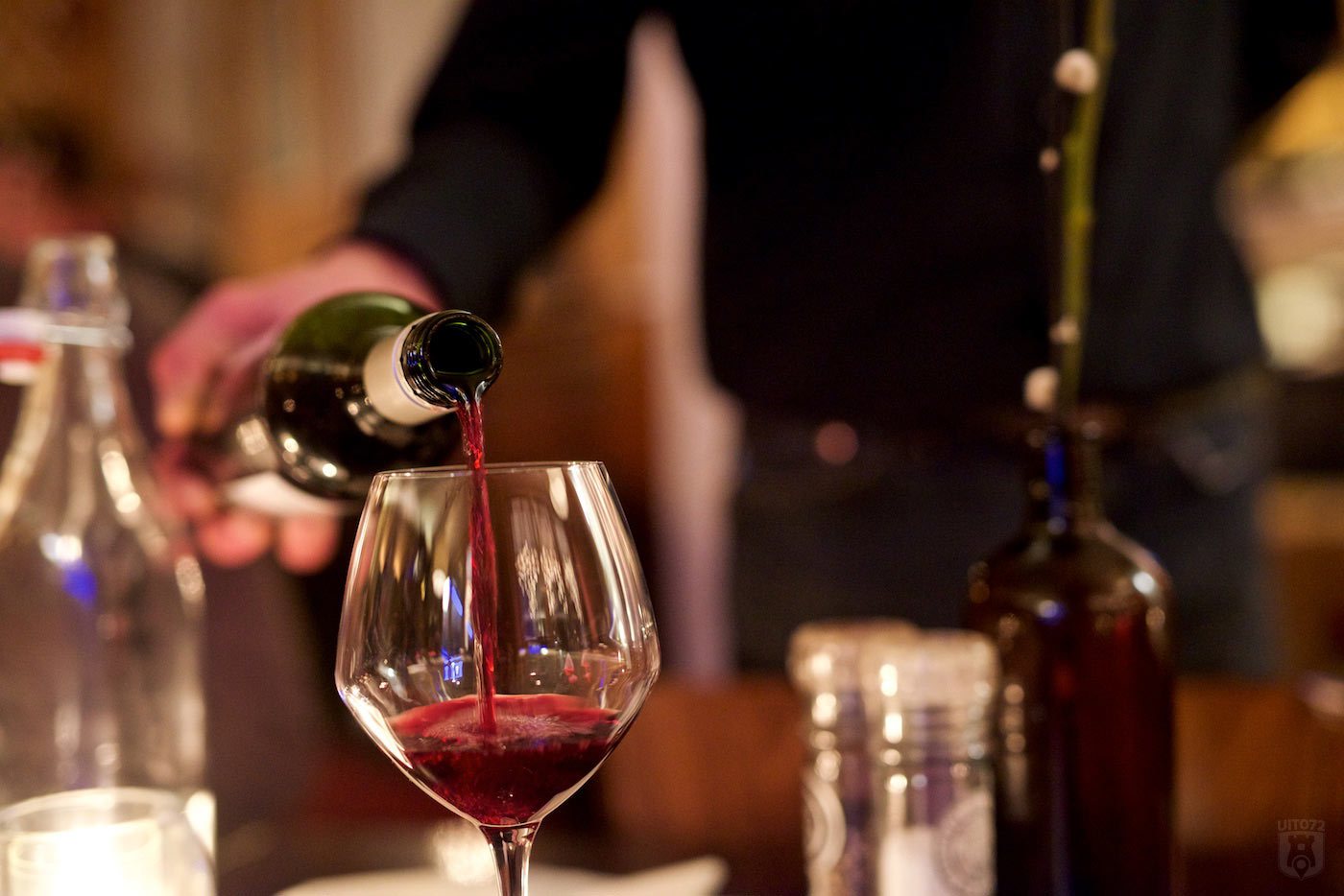 Дъщерна фирма на Overstock инвестира в базирана на блокчейн платформа за вино