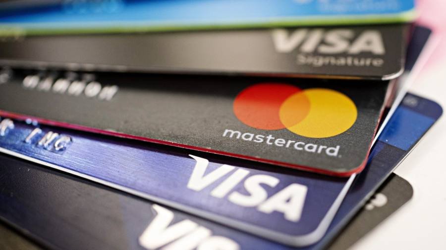 Visa и Mastercard ще повишат таксите си