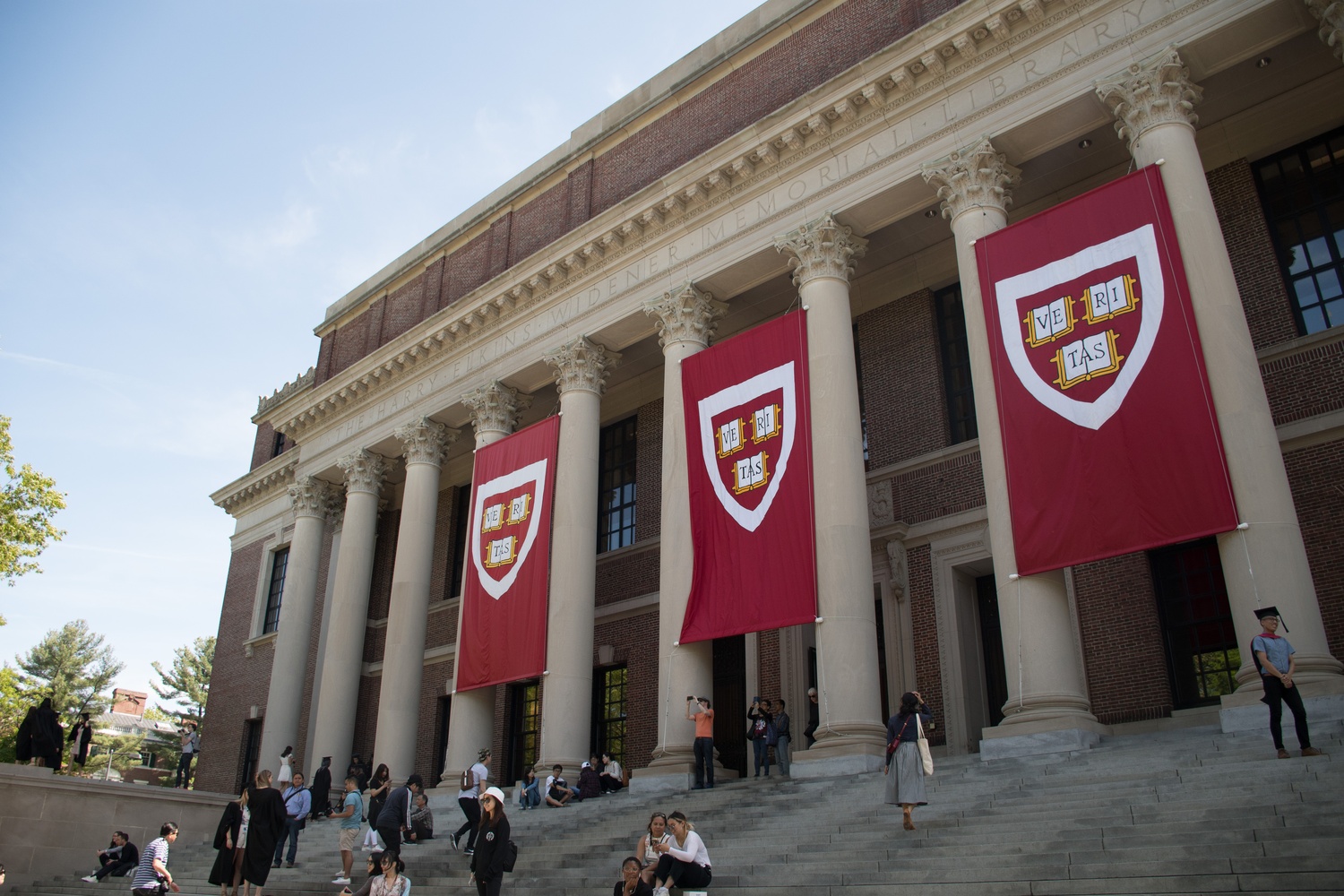 Харвард навлизат в криптосферата