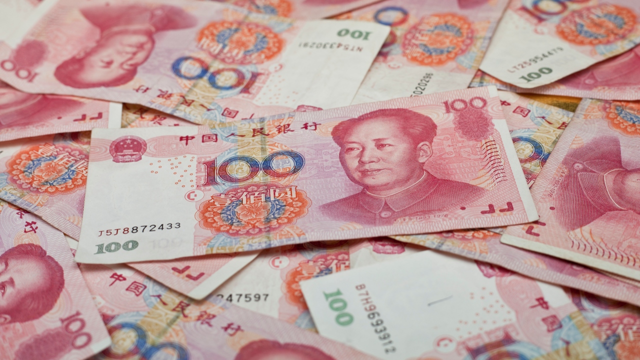 Доларът изостава от юана при трансграничните плащания в Китай