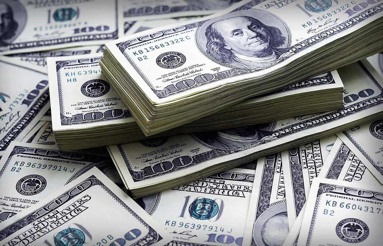 Мъж ограби съквартиранта си заради $9 милиона в крипто