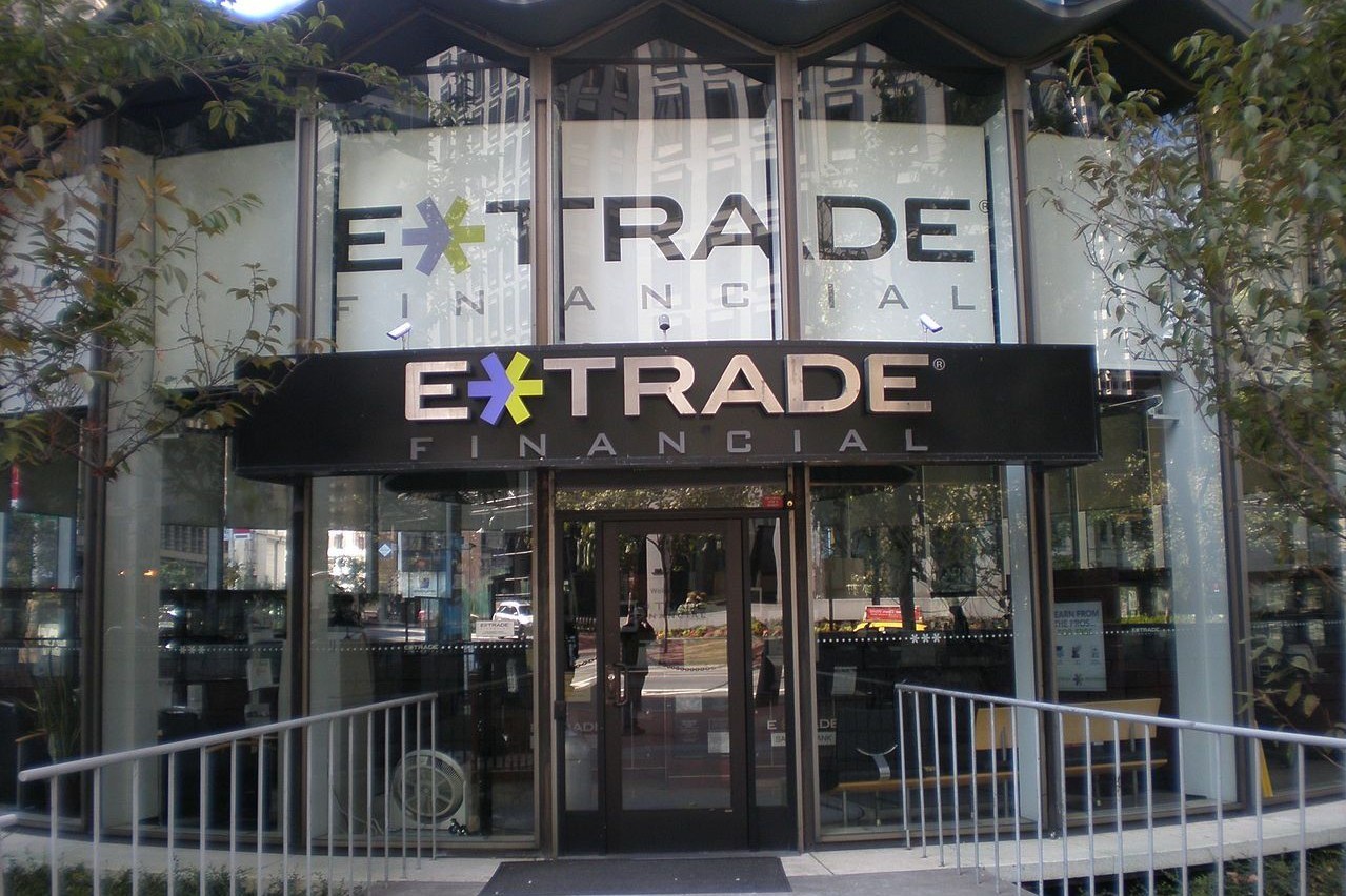 E*Trade стартира Биткойн и Етериум търговия