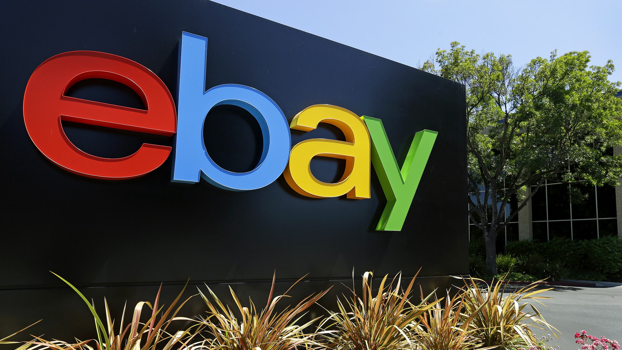 eBay могат да започнат да приемат крипто