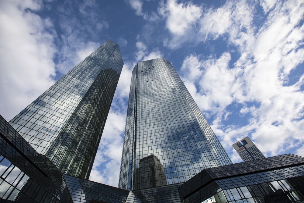 Нова акция на централата на Deutsche Bank заради скандала от 2018 година