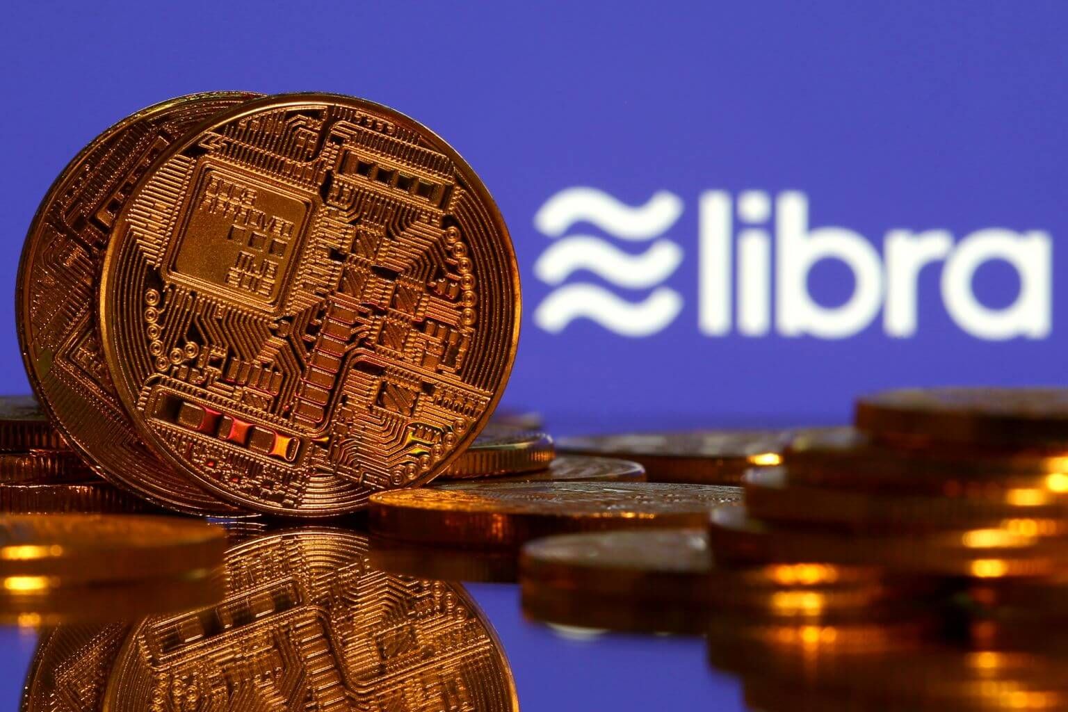 Facebook инвестира в лобисти за Libra