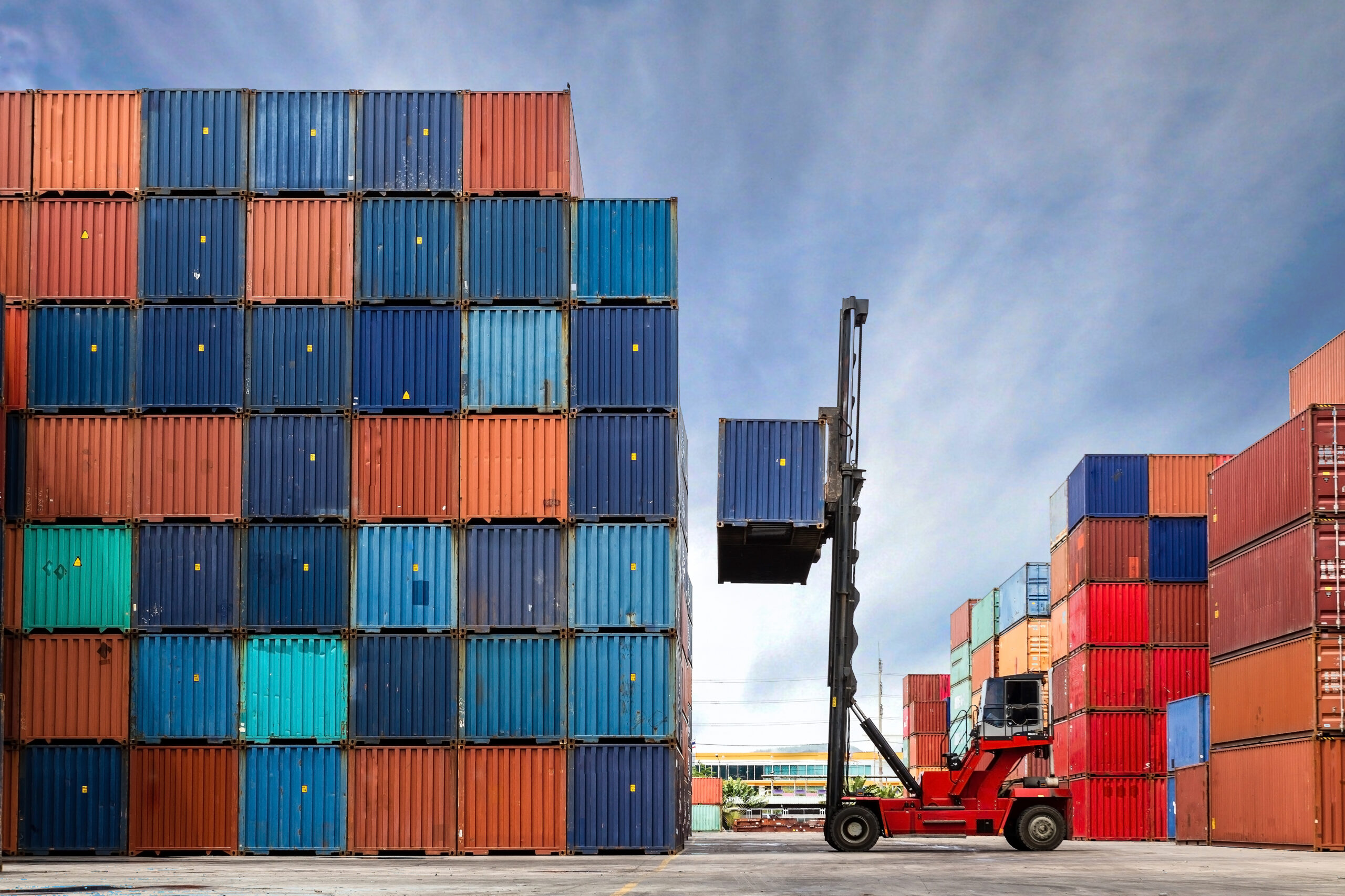 Блокчейн платформа цели да проследи една трета от всички транспортни контейнери по света