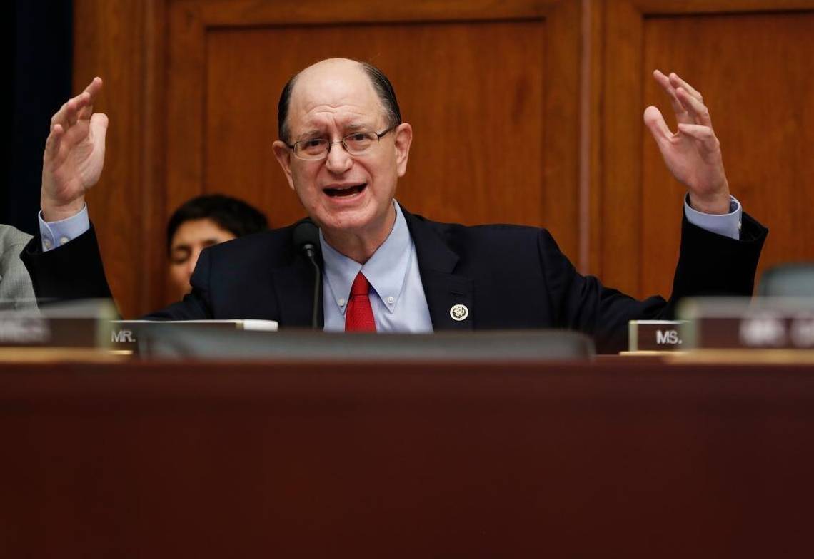 Американски конгресмен иска от SEC да спрат развитието на Libra