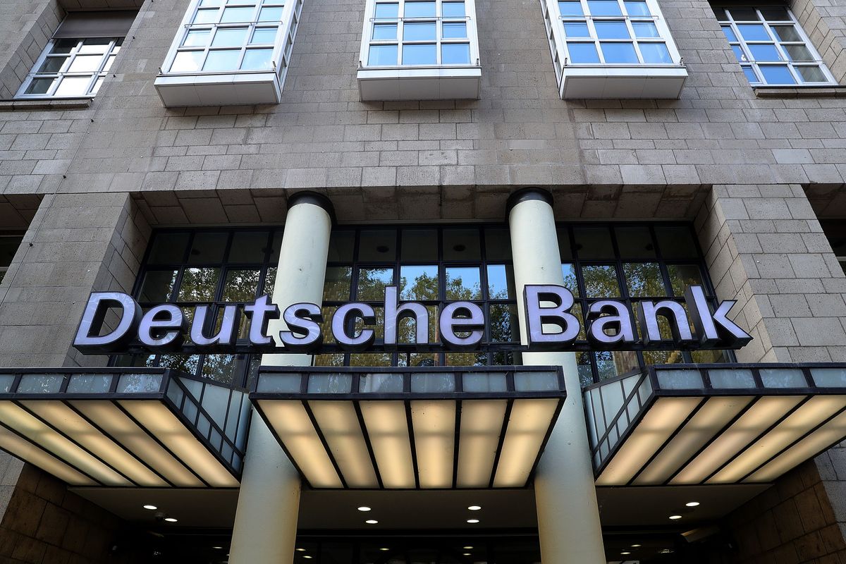 Срив на акциите на Deutsche Bank предизвика сътресения на пазара в Европа