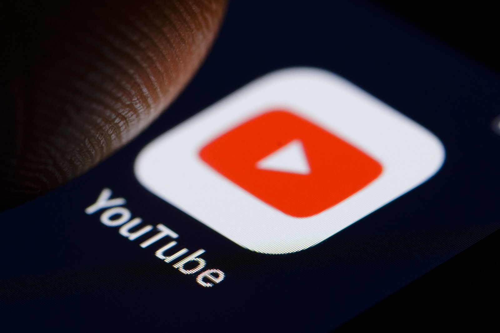 YouTube отново започнаха да забраняват крипто видеа