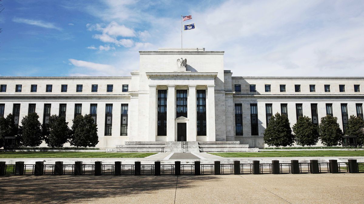 Федералният резерв на САЩ издаде неочаквано предупредително съобщение до финансовите