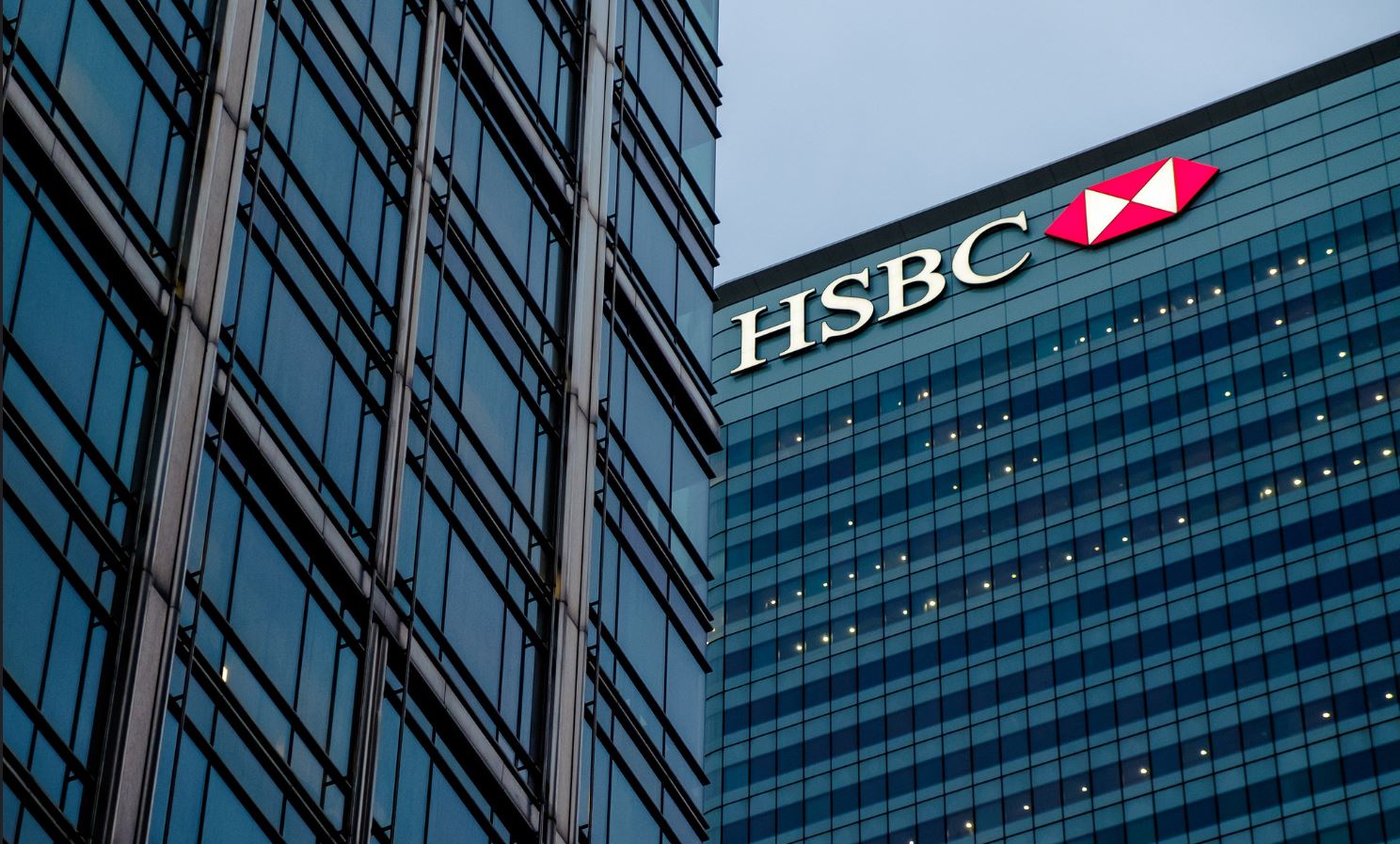Съобщава се, че HSBC забранява на клиентите да купуват акции на Coinbase