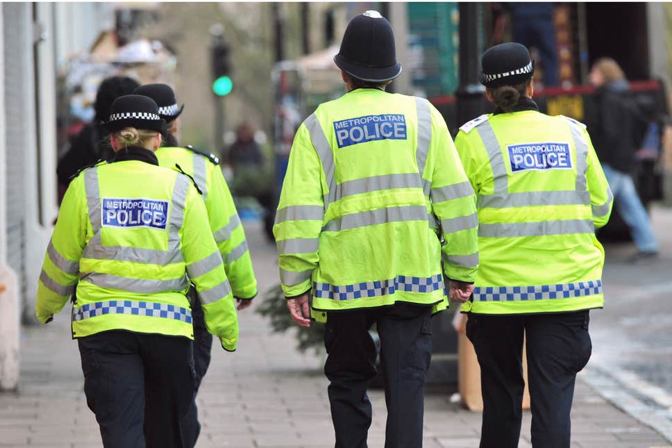 Великобритания арестува 2 лица, свързани с крипто схема на стойност £1 милиард
