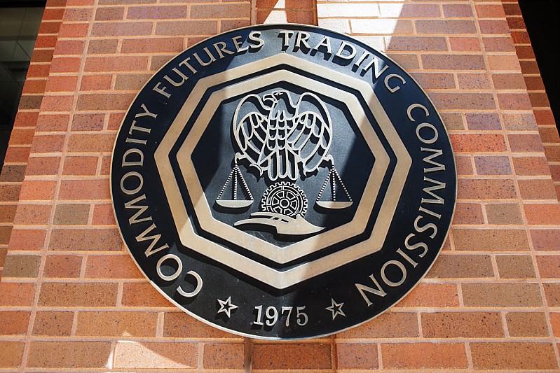 Комисарят на CFTC отправя предупреждение към крипто инвеститорите