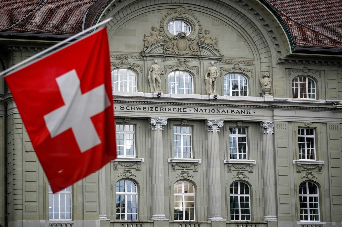 Централната банка на Швейцария с $12 милиарда загуби за тримесечието