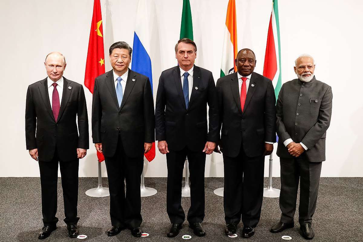 До предстоящата среща на върха на страните от БРИКС остават