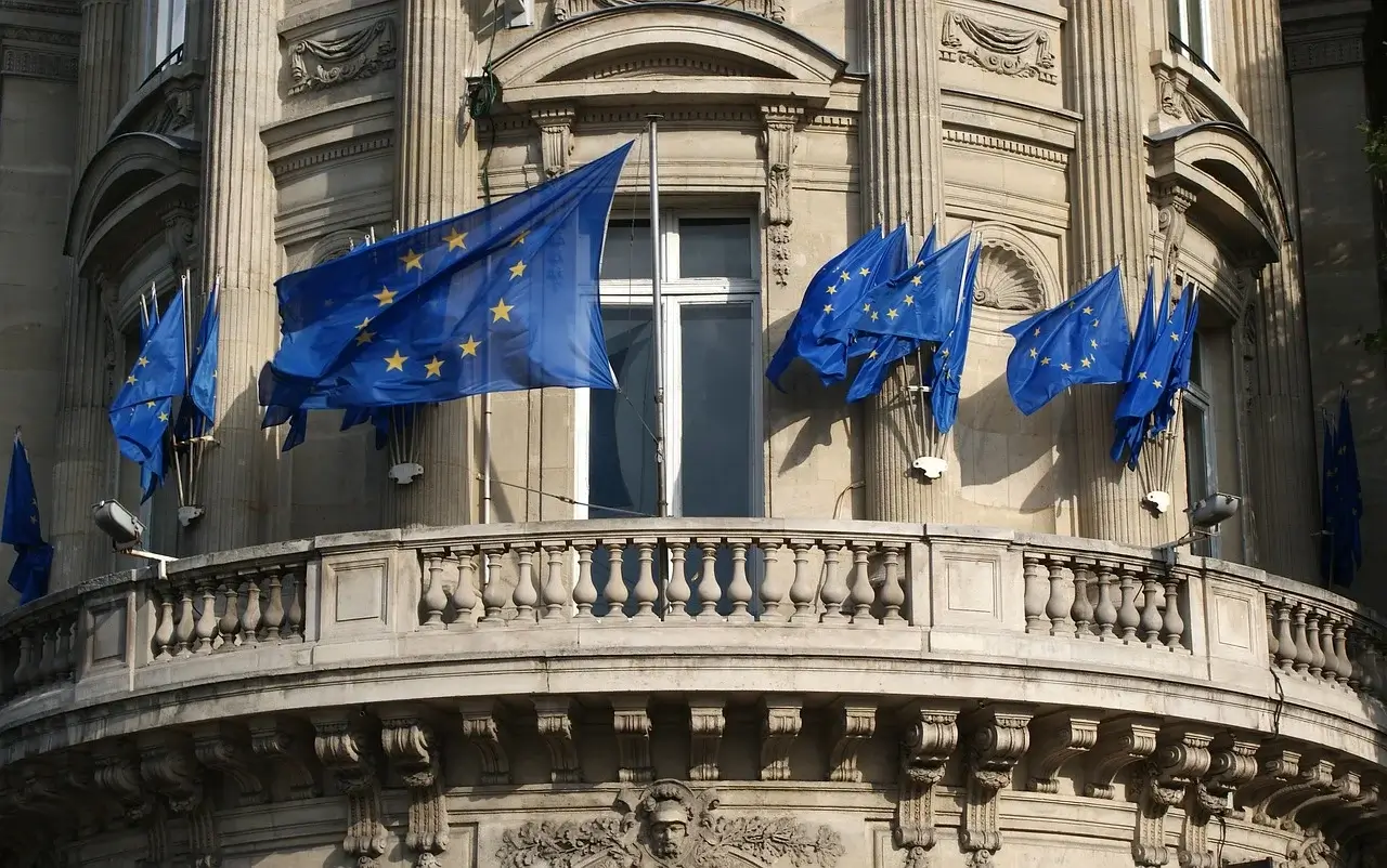 Банковият надзорник на Европейския съюз призова емитентите на стабилни монети
