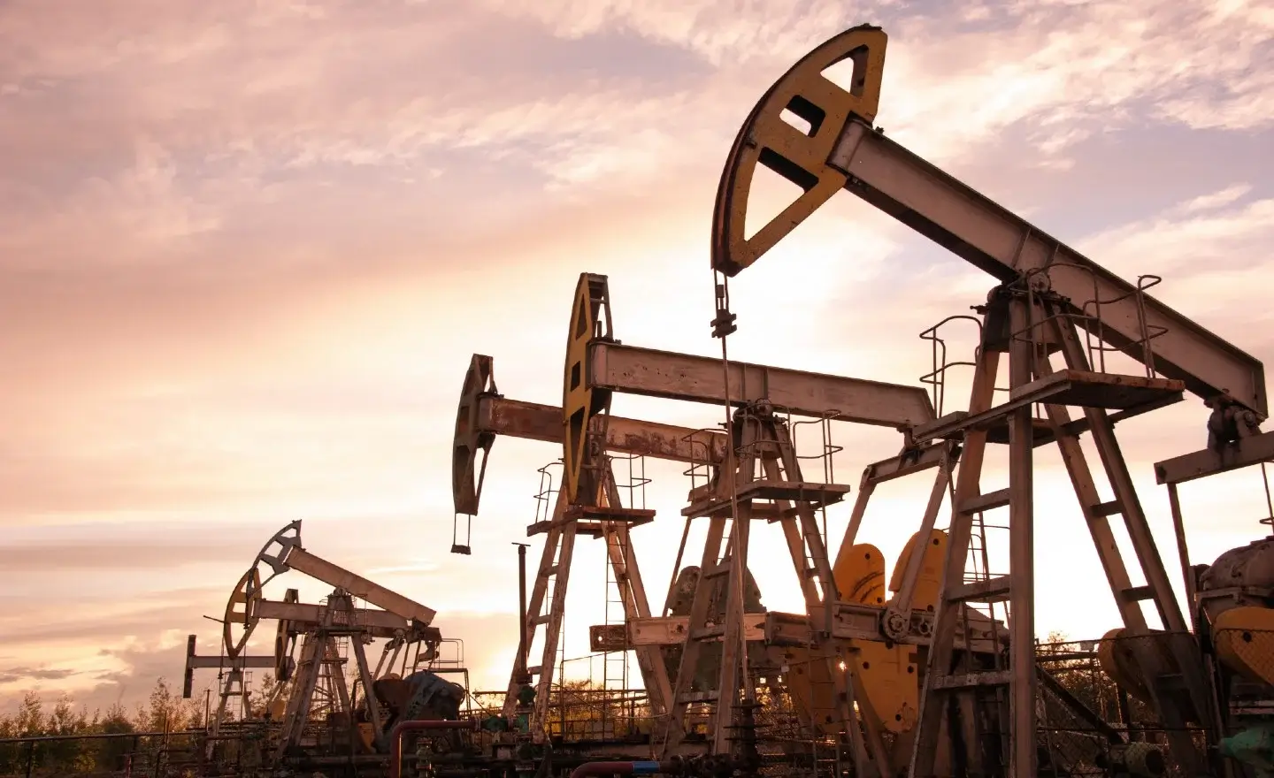 Саудитска Арабия и Русия изненадаха търговците с решението си за доставки на петрол